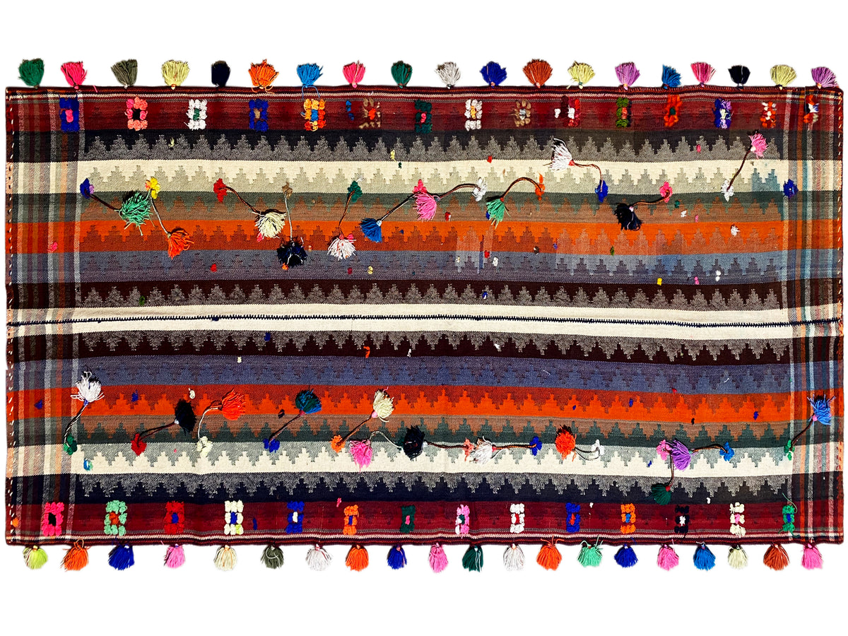 Mehrfarbiger Streifen-Teppich mit Blumenmotiven, Zierbordüre und Quasten