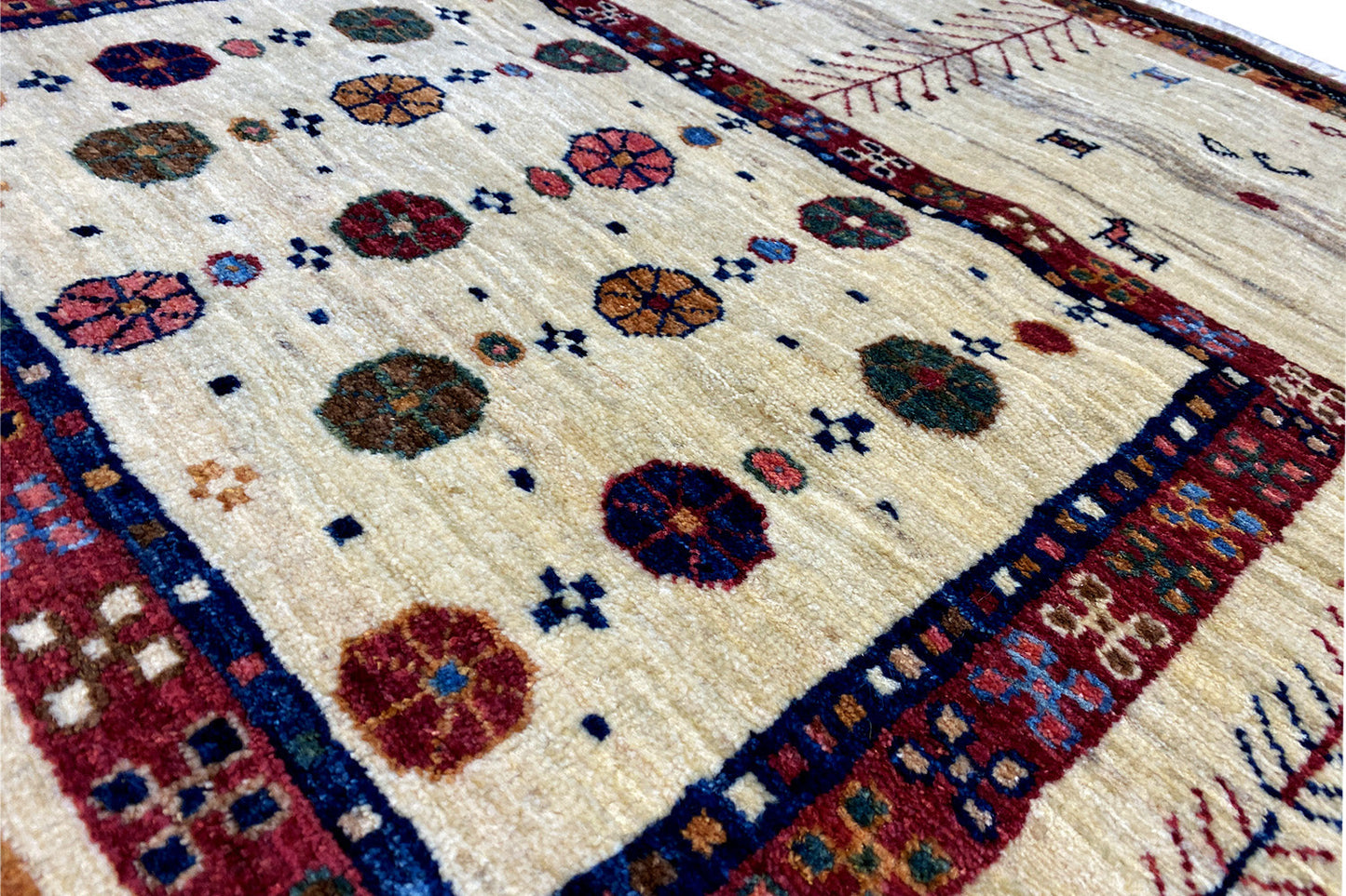 Qashqai Exklusiv (95x88cm) - German Carpet Shop
