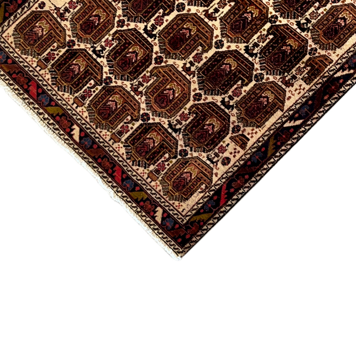 Shahre Babak Teppich (154x105 cm), diagonale Ansicht mit Medaillon-Muster und Bordüre