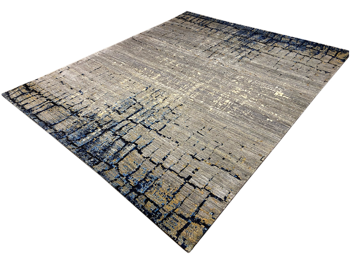 Handgeknüpfter Teppich, hellgrau mit geometrischen blau-goldenen Akzenten