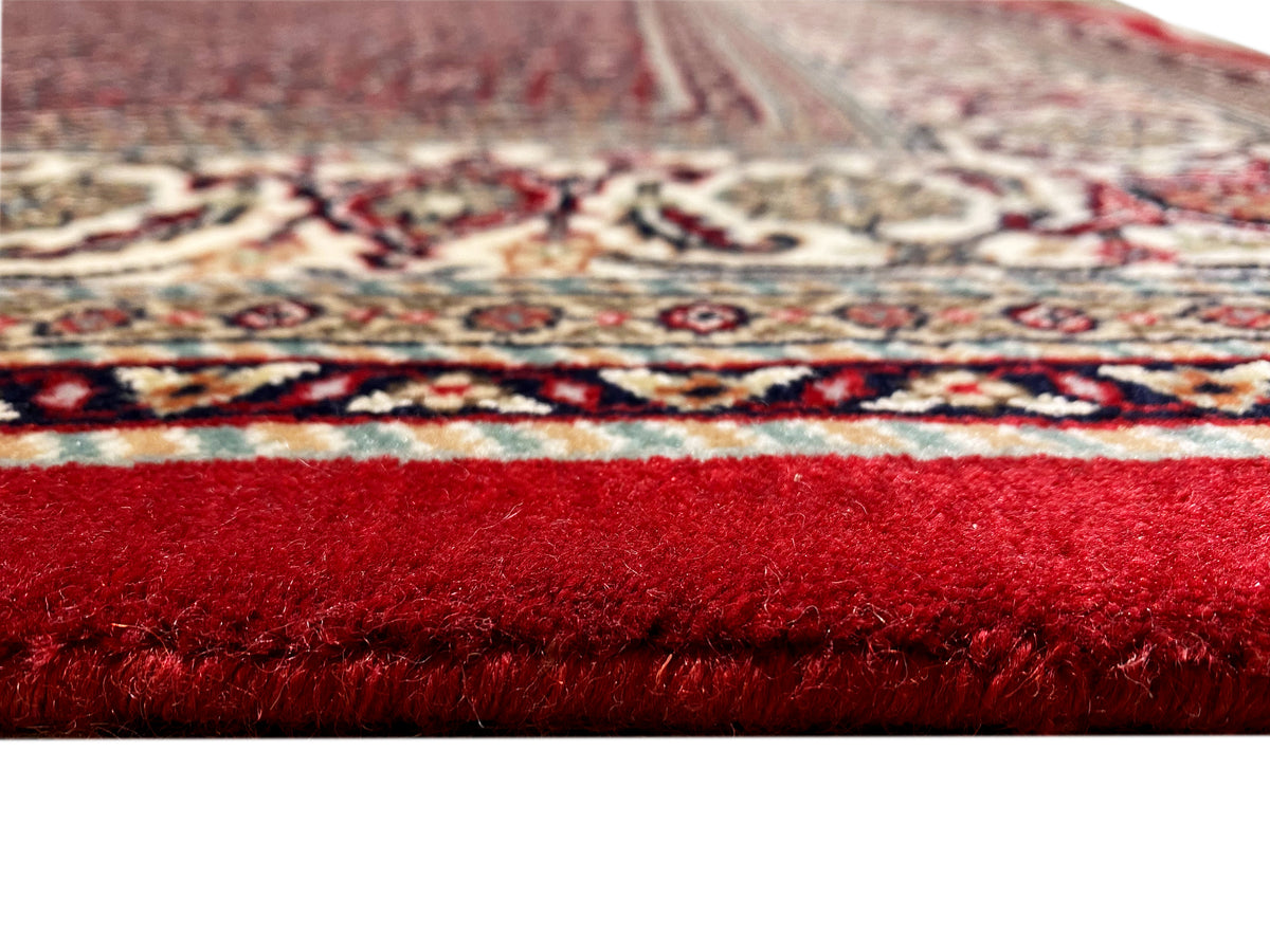 Teppich 244x170 cm Nahaufnahme: dichter Flor in Rot mit Musterborte