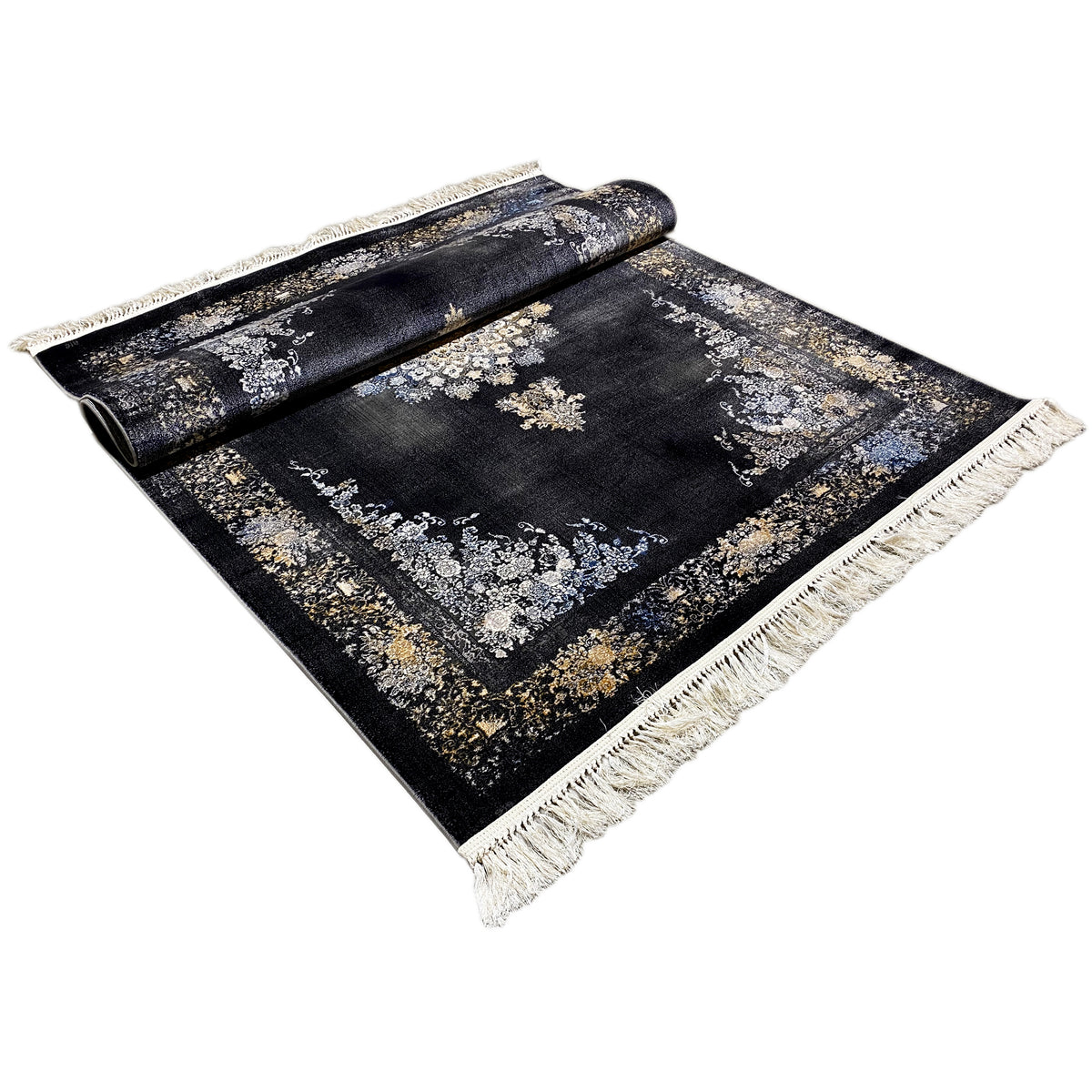 Teppich gerollt: dunkler Grund mit floralen Ornamenten in Gold und Silber, Fransen