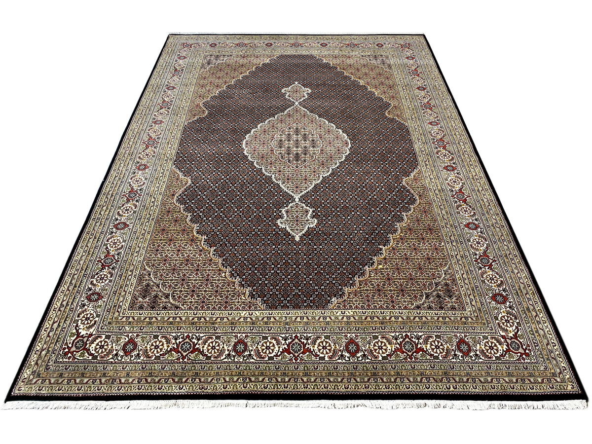 Orientteppich in Grau- und Blautönen mit dunkelbraunem Medaillon und Ornamentbordüre