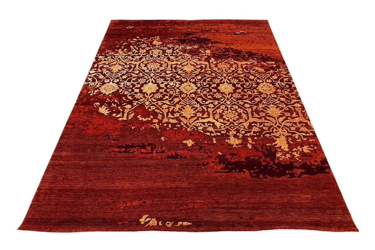 Teppich 243x173 cm, rotbraun mit goldfarbenem floralen Muster