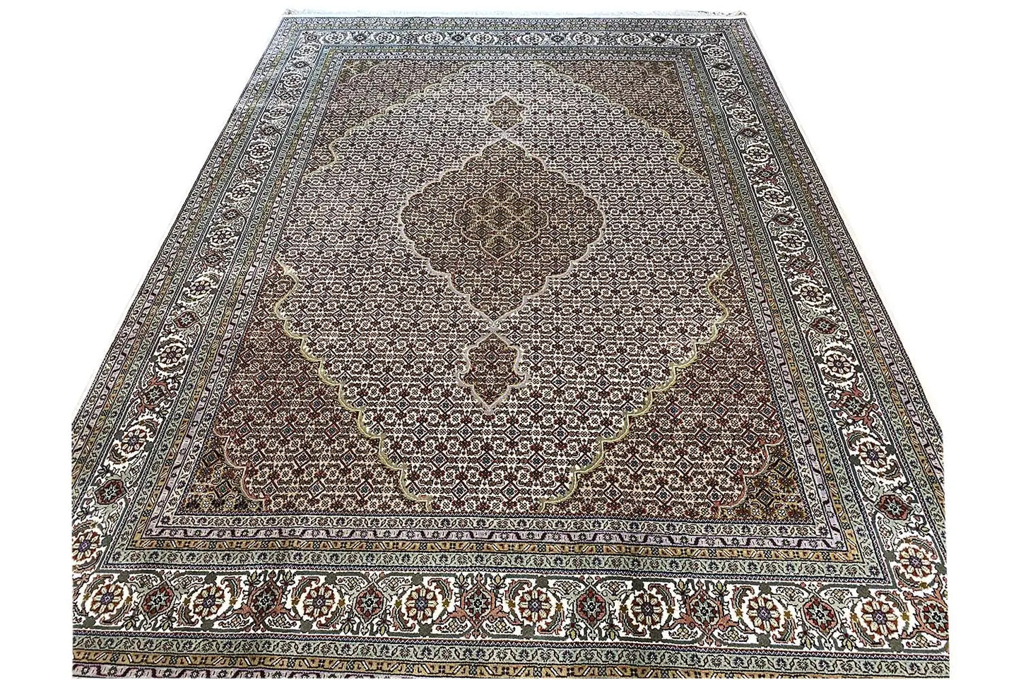 Indo Täbriz-Teppich, rechteckig; geometrisches Muster in Braun und Blau mit Bordüre