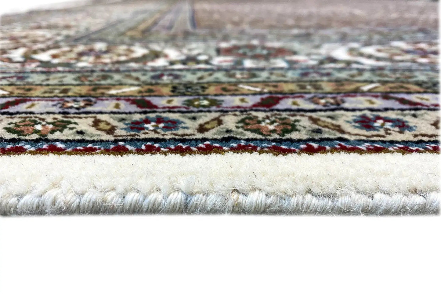 Teppichbordüre mit mehrfarbigen Ornamenten und kurzen Fransen, cremefarbener Florrand
