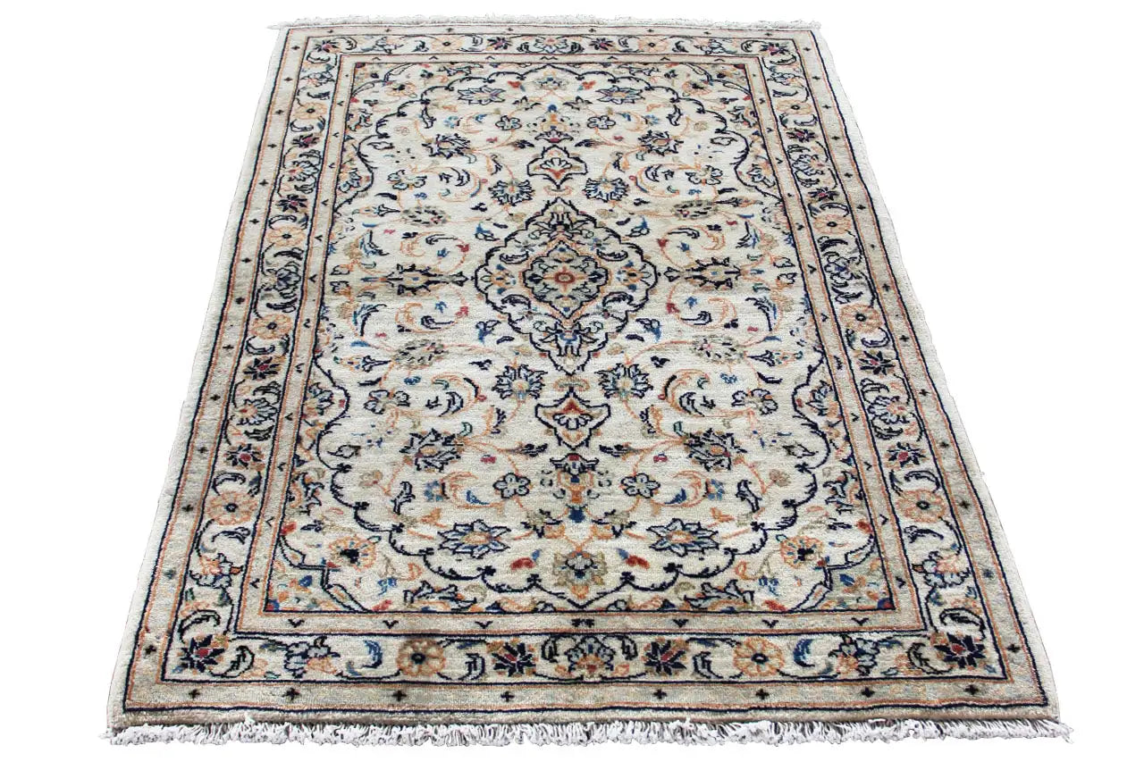 Keshan - Beige (147x103 cm) - German Carpet Shop