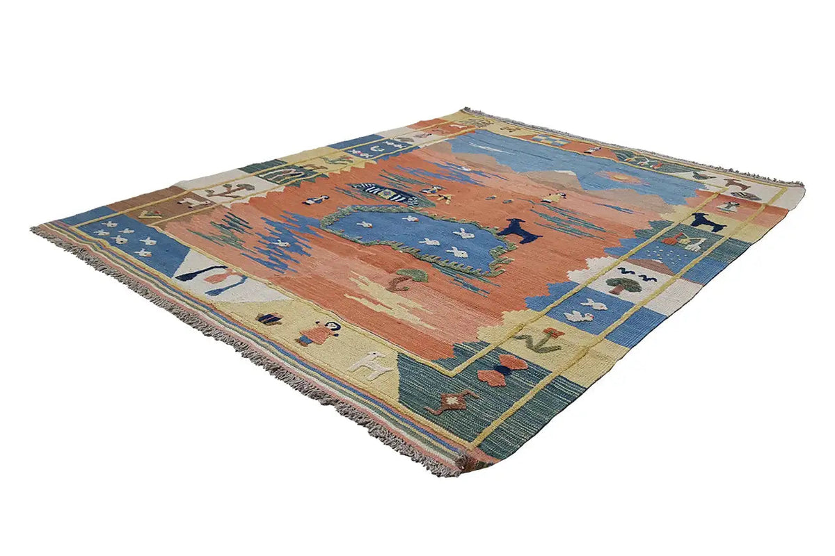 Kelimteppich mit blauem und orangefarbenem Mittelmotiv, mehrfarbiger Bordüre