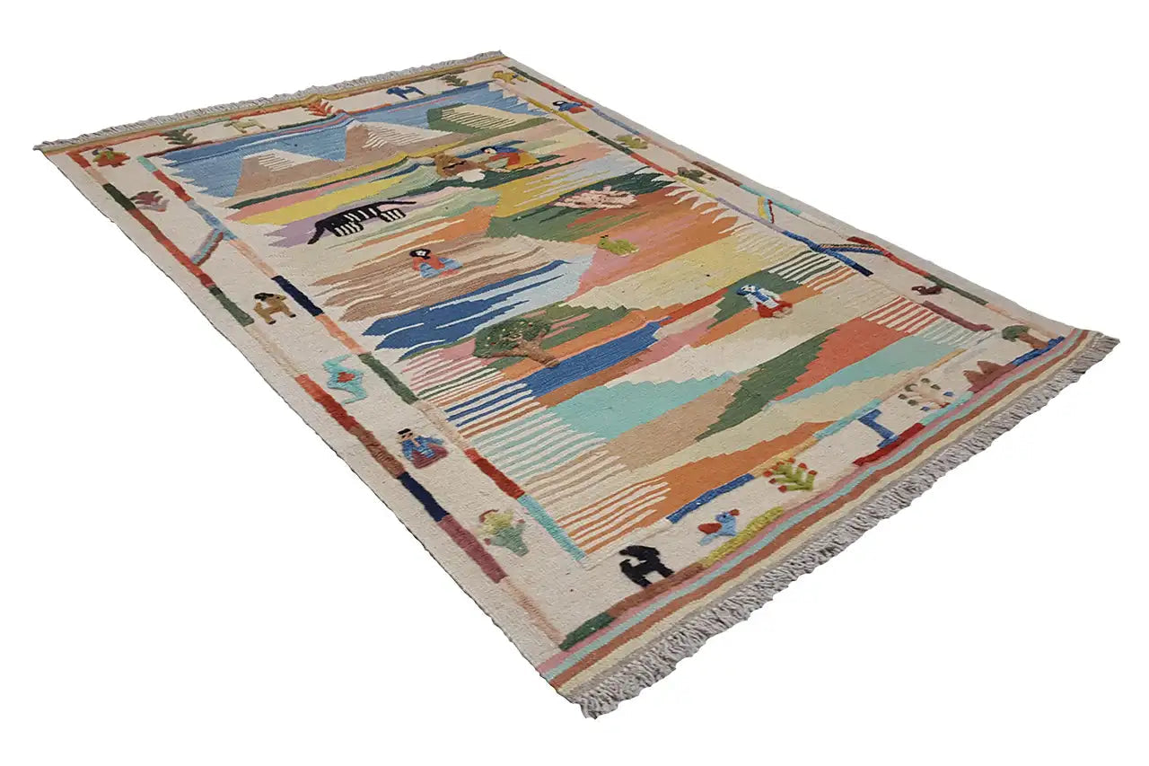 Kilim Qashqai Teppich mit weiten Farbflächen und Figurenmuster, ca. 151x104 cm
