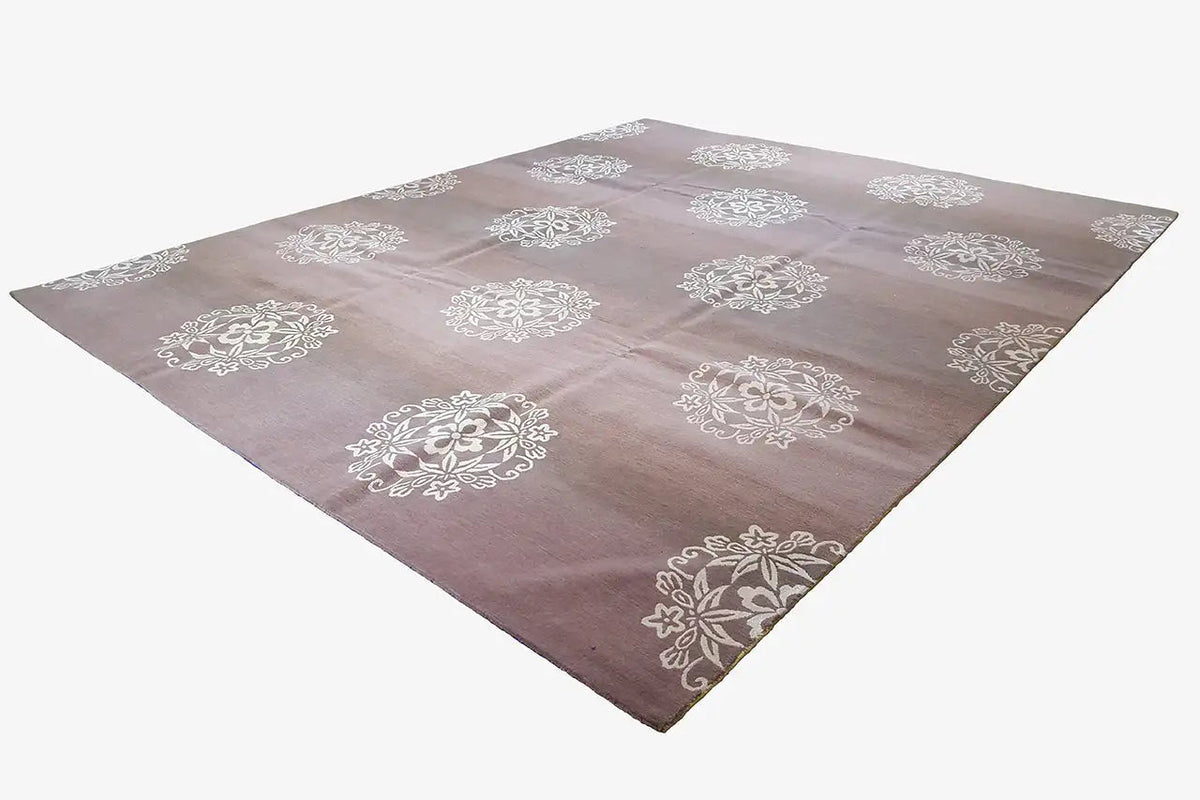 Designer-Teppich Bo Hamsa in Rosé mit weißem Kreisornament