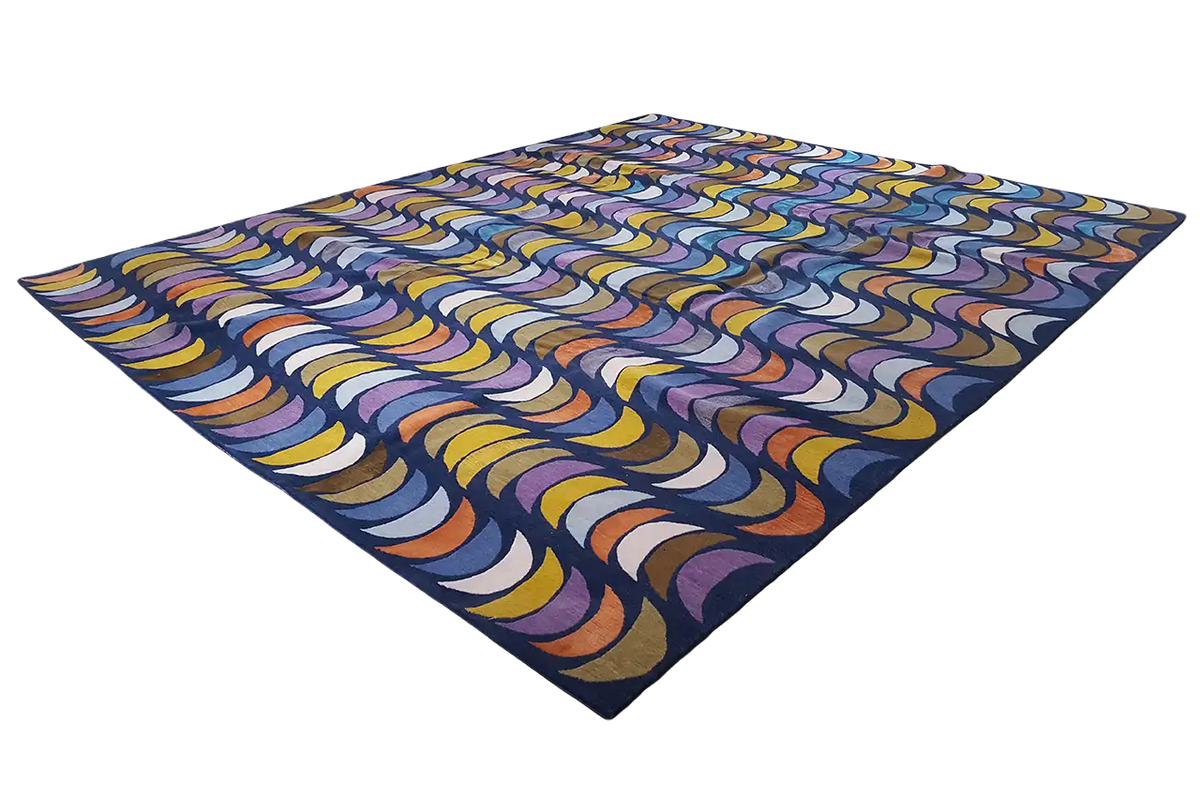Quadratischer Teppich mit abstraktem Wellenmuster in Blau, Gelb, Lila und Orange