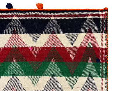 Salon dekorativer Rot-Grün Jajim Teppich mit klaren Zickzackstreifen