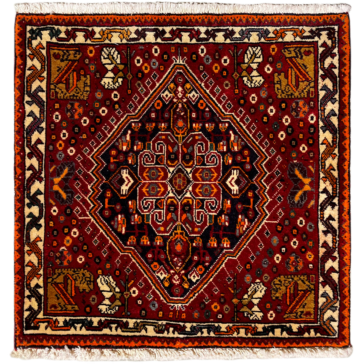 Poshti-Teppich 60x60 cm, rotes Muster mit orangefarbenem Rand und Fransen