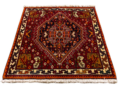 Poshti-Teppich 60x60 cm, roter Teppich mit ornamentaler Raute und beigem Rand