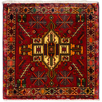 Poshti Teppich mit rotem, mehrfarbigem Ornamentmuster und braunem Rand, rechteckig