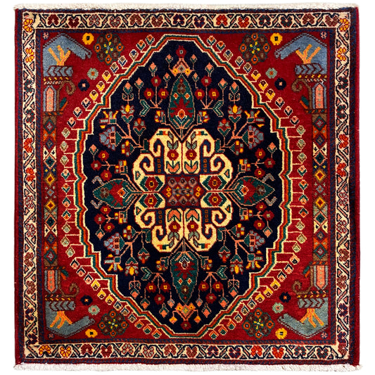 Teppich 67x60 cm mit blauem Muster, rotem Rand und floralen Zierelementen