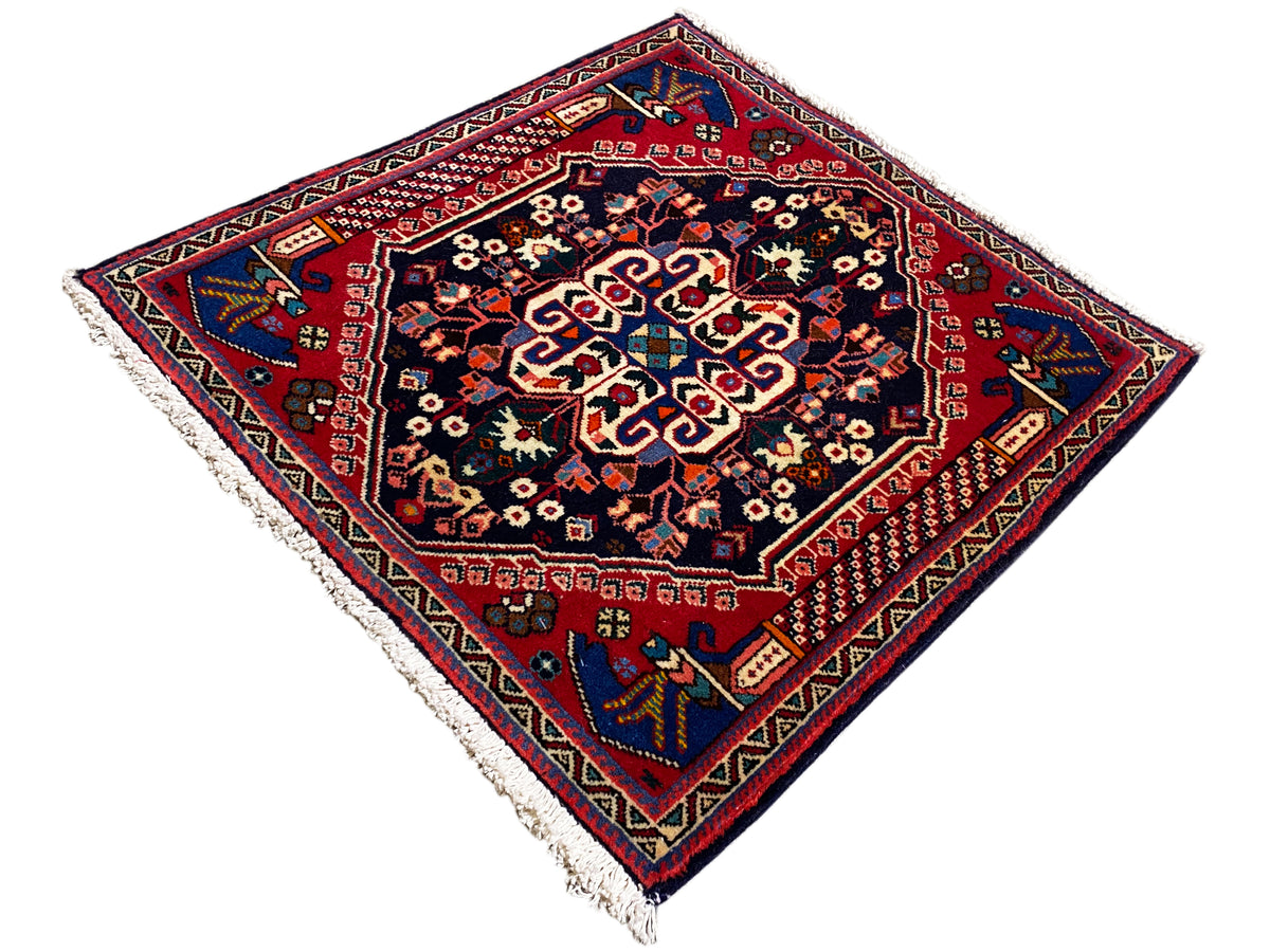 Poshti-Teppich 66x63 cm, mehrfarbige Medaillons, dunkle Basis und rote Bordüre