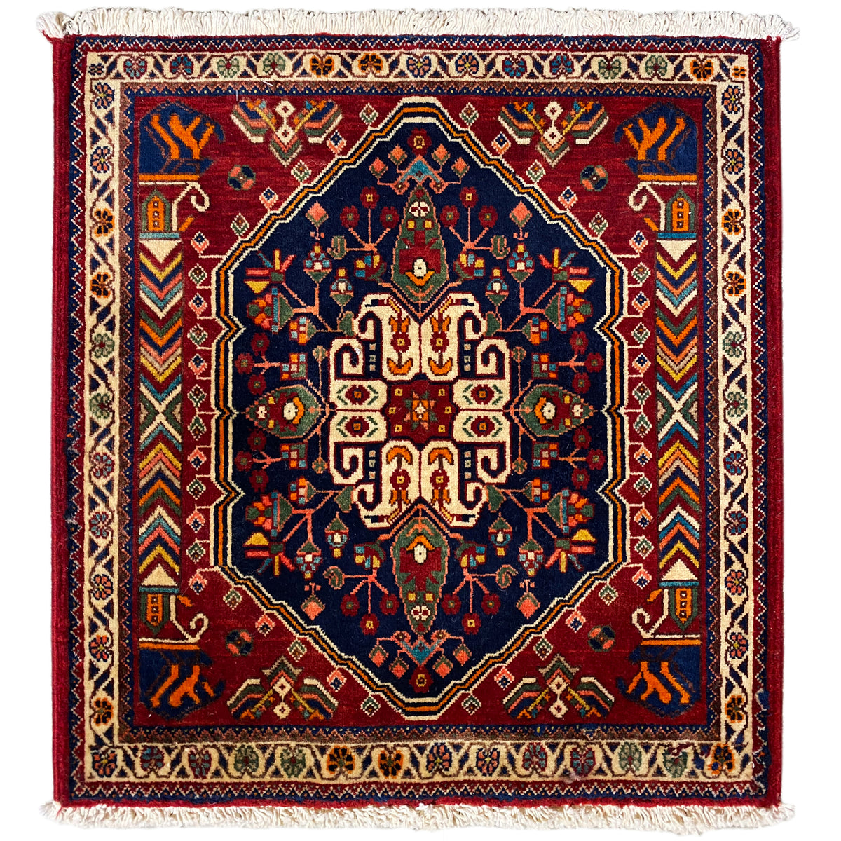 Teppich 63x60 cm mit blau-burgunderfarbenem Medaillonmuster und Fransen
