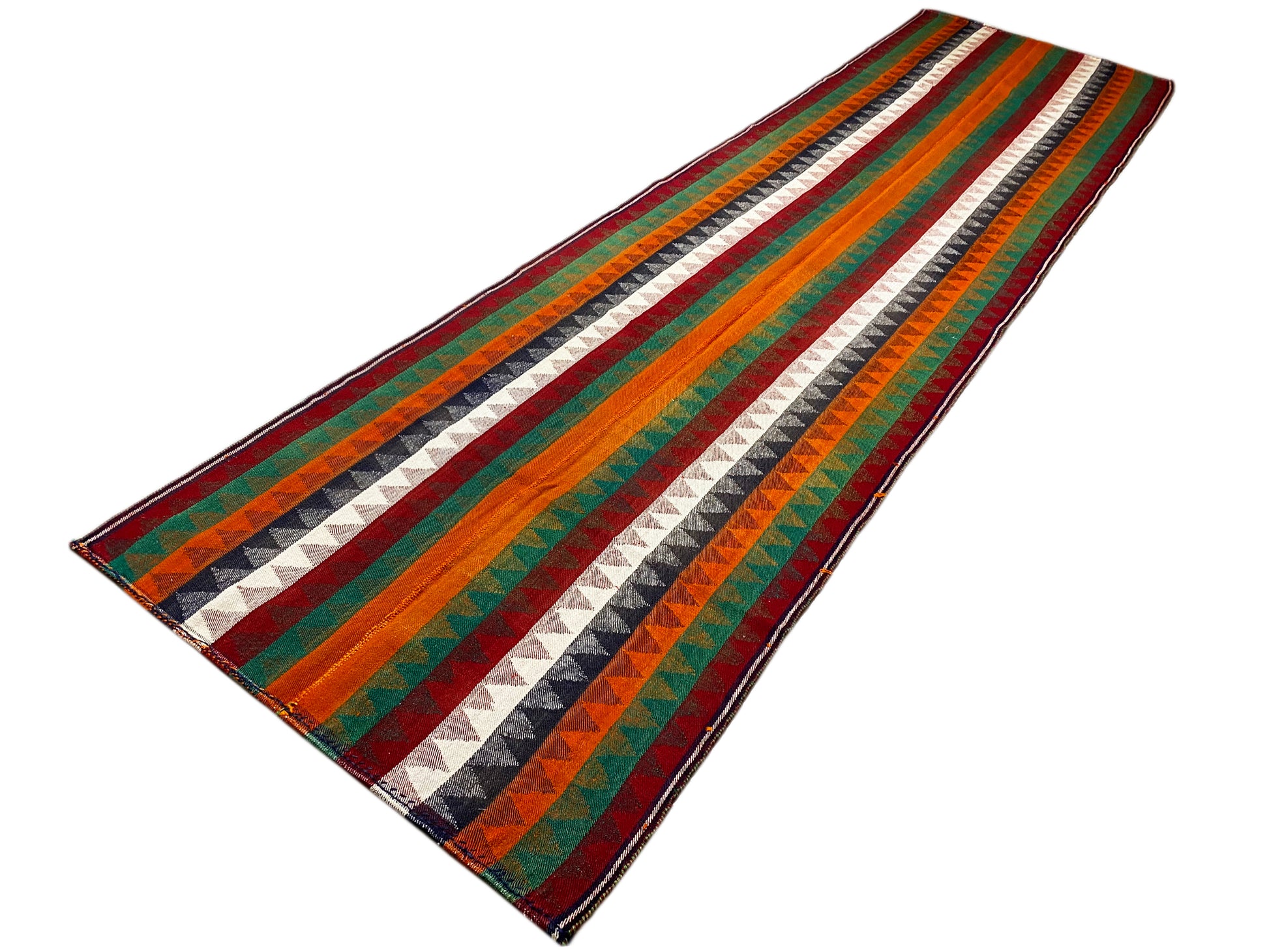 Esszimmer Jajim Läufer handgefertigt in warmen Farbtönen und geometrischem Design