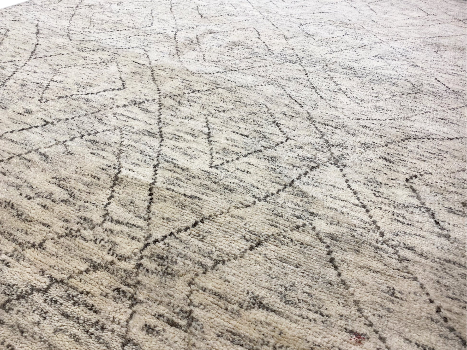 Minimalistischer Berber Wollteppich für moderne Räume