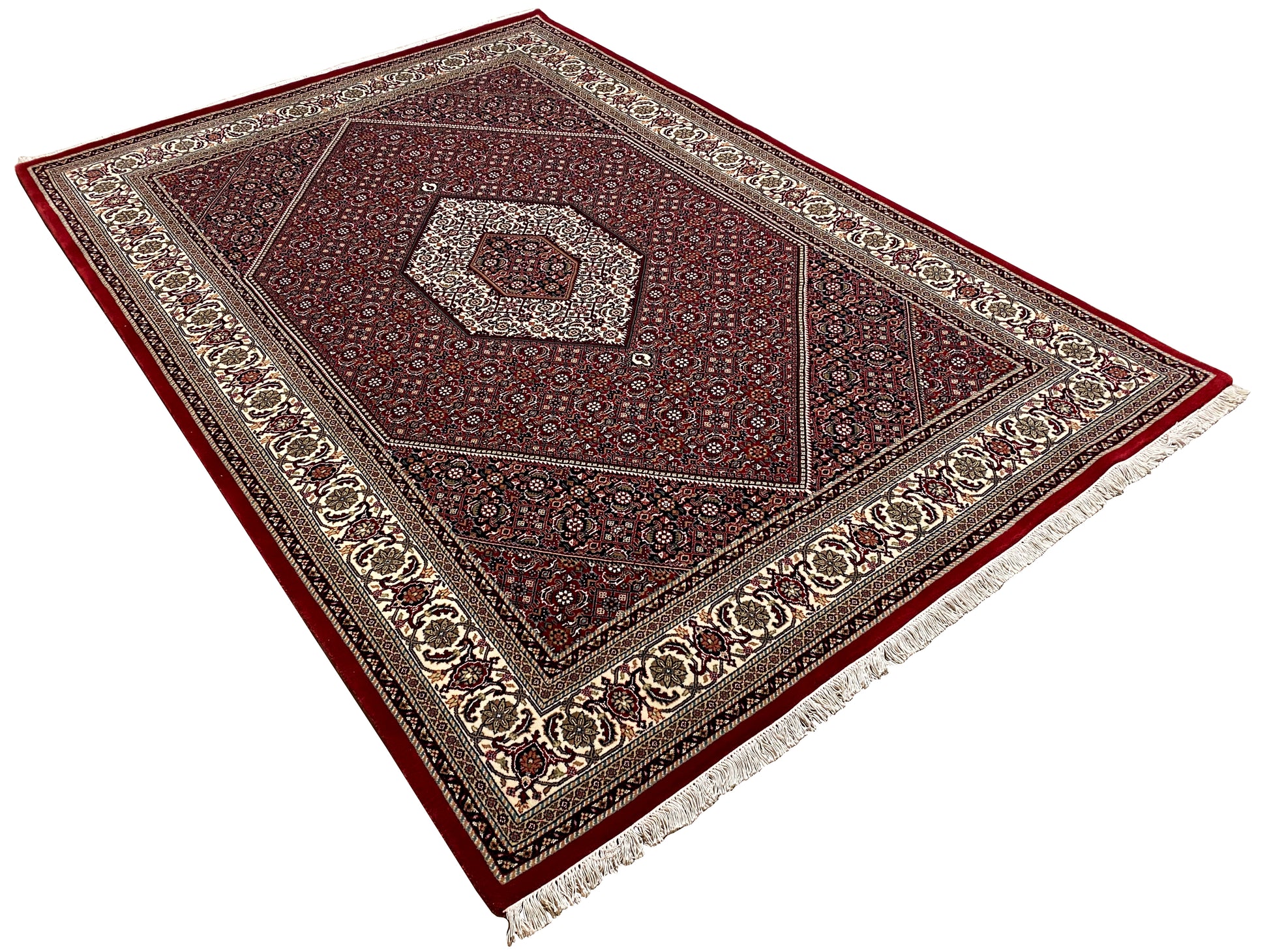 Klassischer Orientteppich Bidjar in Rot mit feinem geometrischem Muster